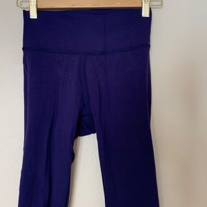 Lululemon blue 7/8 leggings with mesh calf